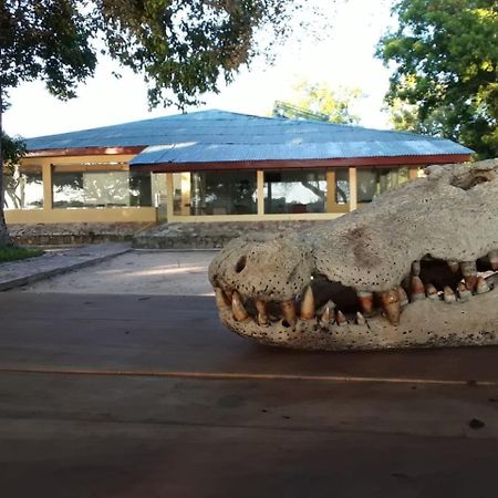 Crocodile Park Bungalow Kataragama Dış mekan fotoğraf